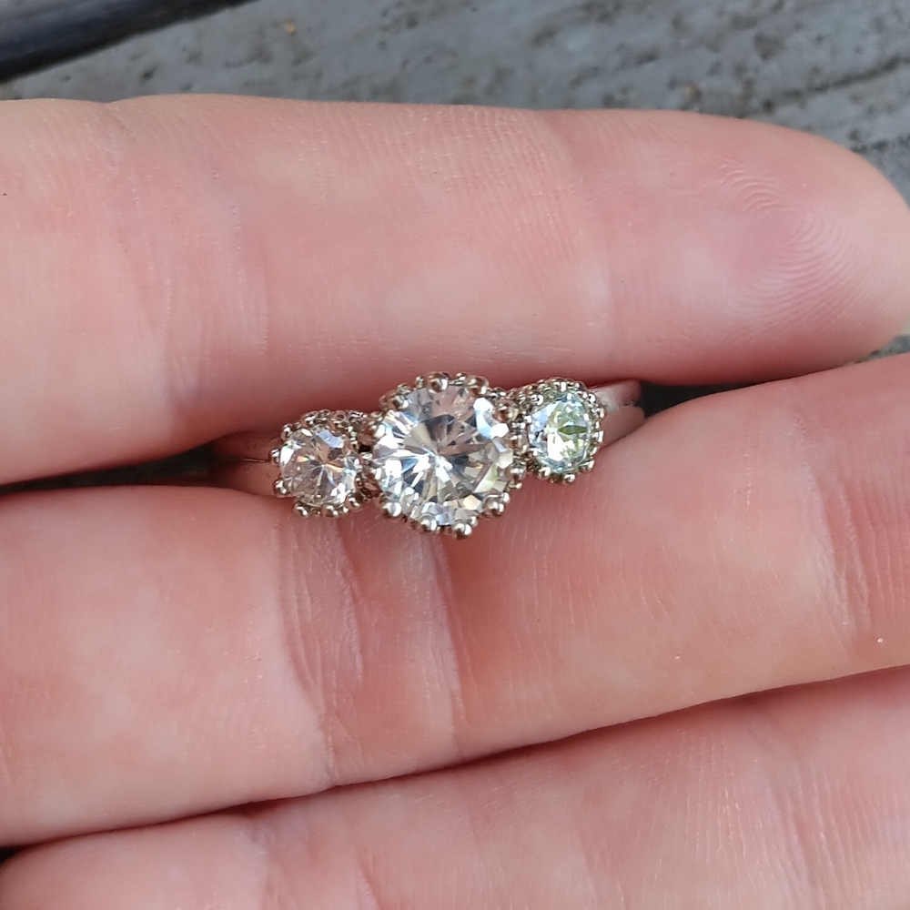 Avon Silver Tone CZ Ring size 11 - Picture 3 of 10